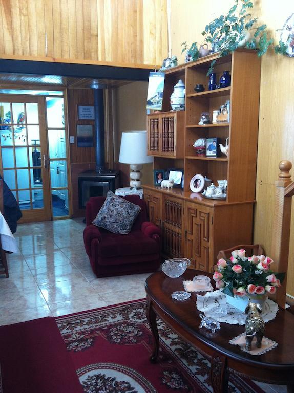 Hostal Ely Coyhaique Esterno foto